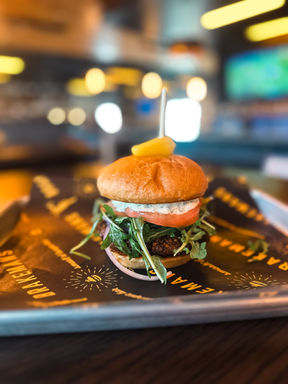 Smash burger with arugula